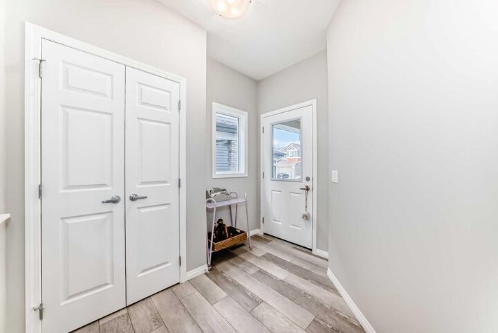 Property Photo:  73 Lucas Heights NW  AB T3P 1S8 