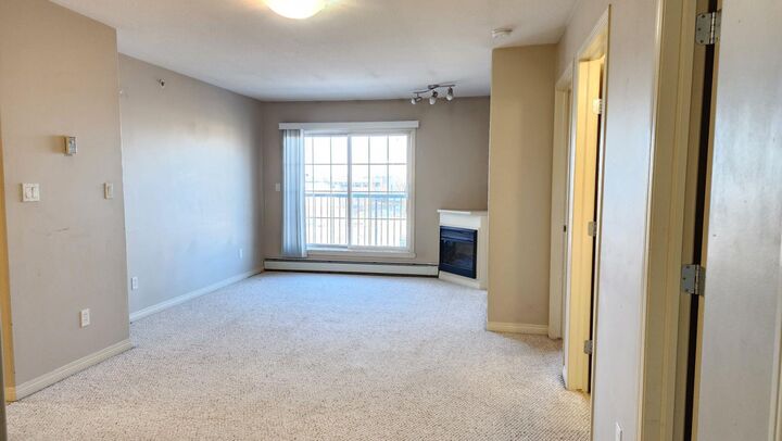 Property Photo:  200 Lougheed Drive 1411  AB T9K 2W3 