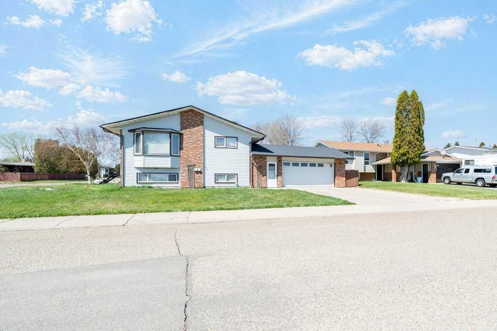 Property Photo:  418 9 Avenue SE  AB T0J 2P0 