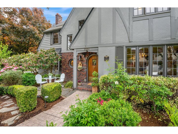 Property Photo:  2260 NE 32nd Ave  OR 97212 
