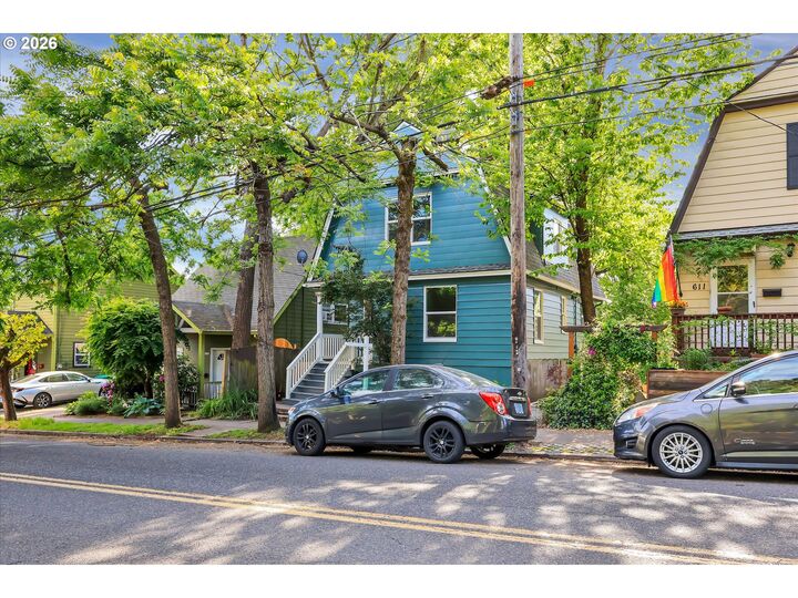 Property Photo:  617 SE 20th Ave  OR 97214 