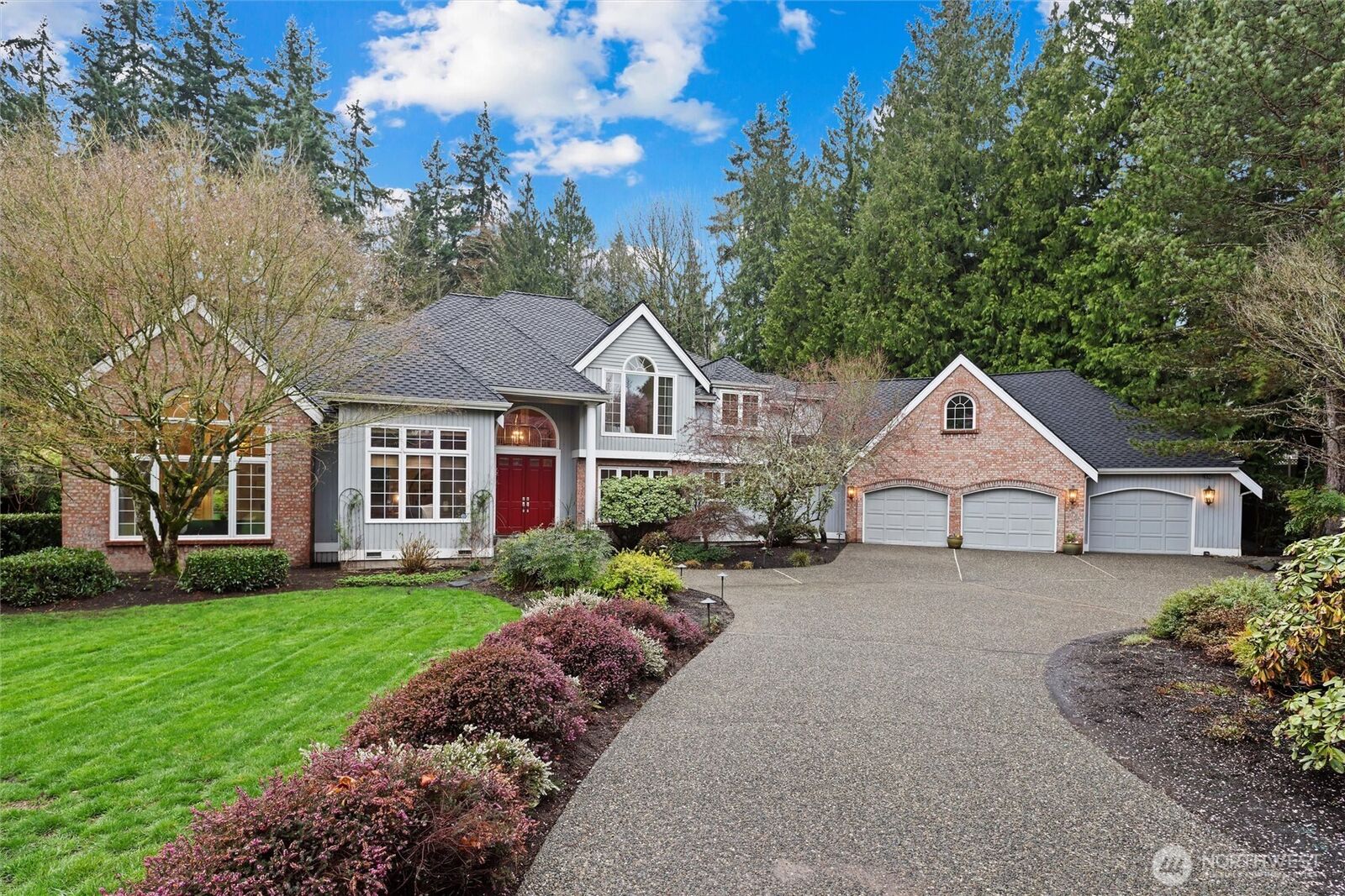 Property Photo: 13543 160th Avenue NE WA 98052