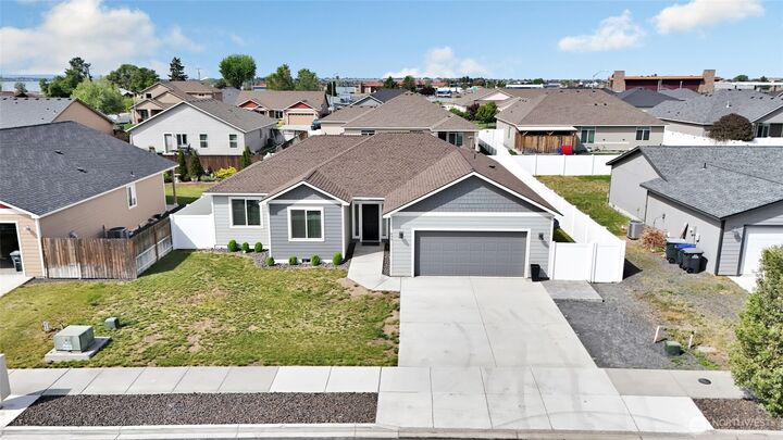 Property Photo:  409 S Trillium  WA 98837 