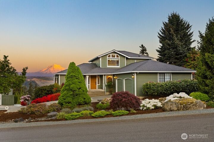 Property Photo:  11501  136th Avenue E  WA 98374 