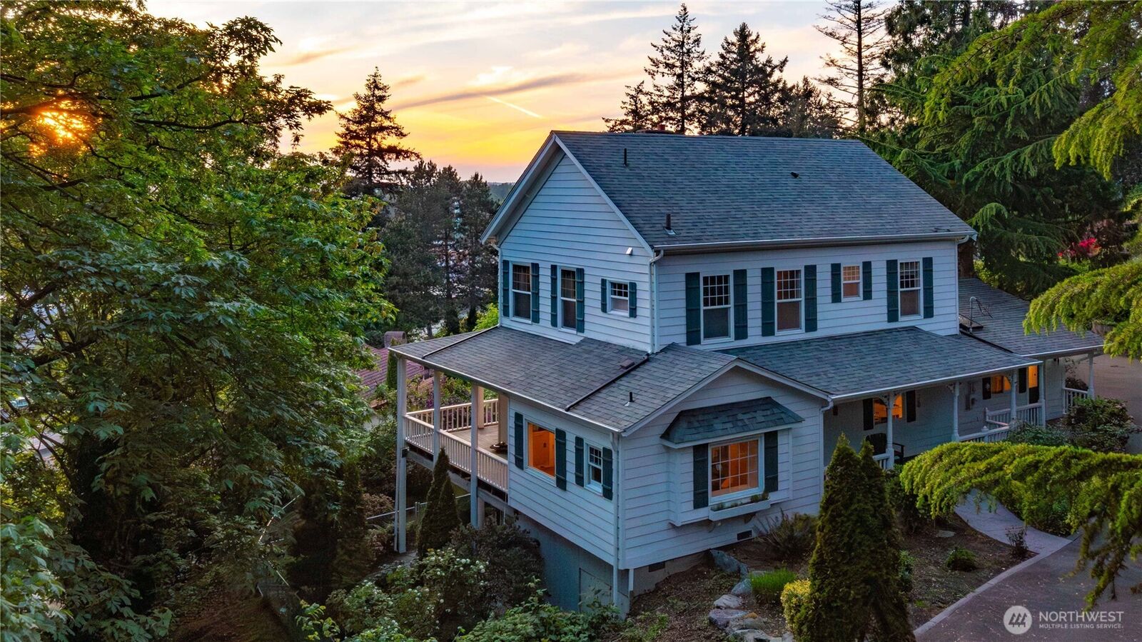Property Photo:  405 S 7th  WA 98274 