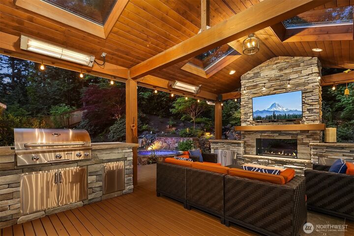 Property Photo: 8512 213th Place NE WA 98053