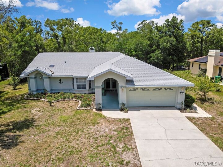 Property Photo:  83 Oak Village Boulevard  FL 34446 