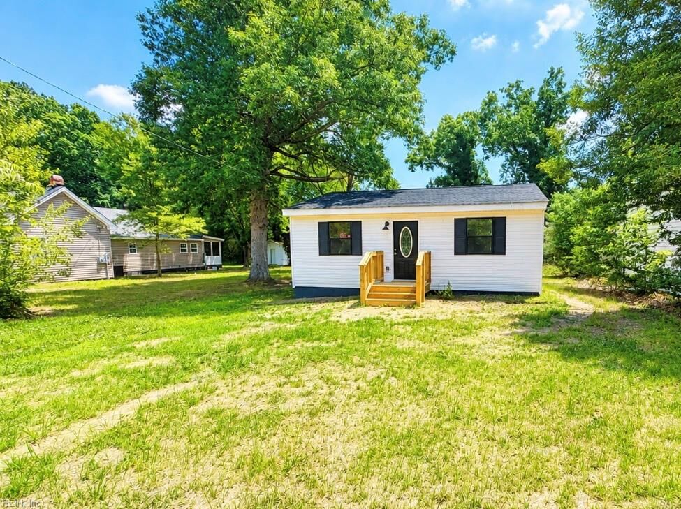 Property Photo:  15105 First St  VA 23840 