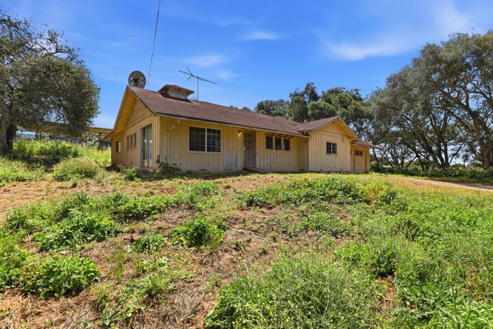Property Photo:  1443 Elkhorn Road  CA 95076 