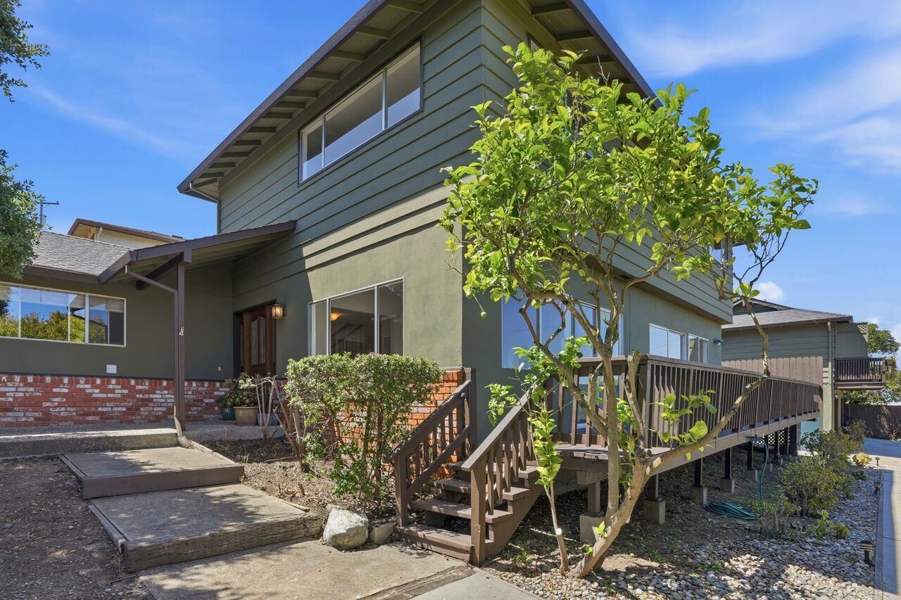 Property Photo:  3950 Brookline Way  CA 94062 