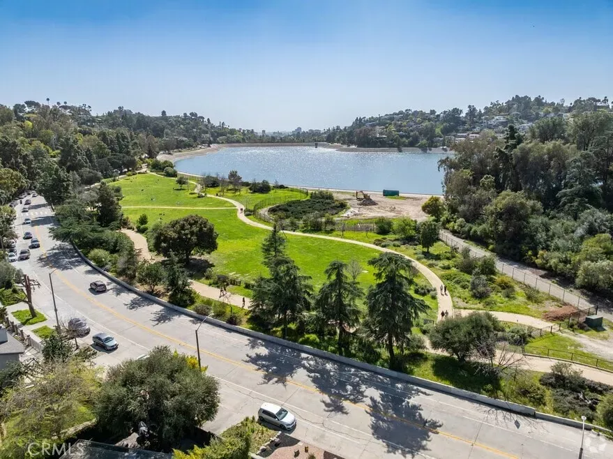 Property Photo:  1825 N Easterly Terrace  CA 90026 