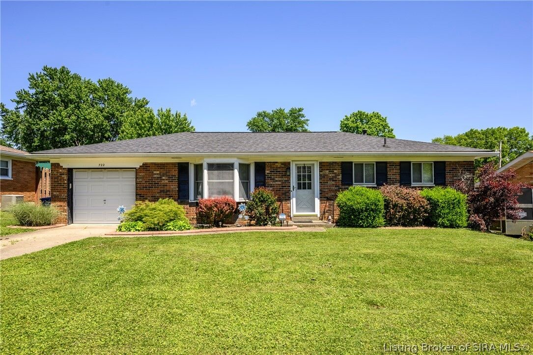 Property Photo:  722 W Delaware Court  IN 47172 