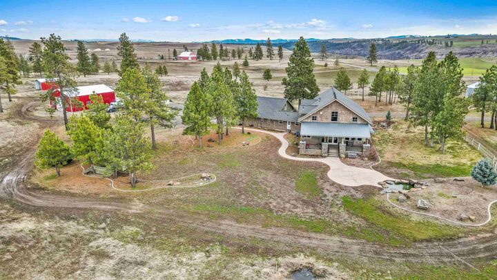 Property Photo:  7617 E Elder Rd  WA 99036 