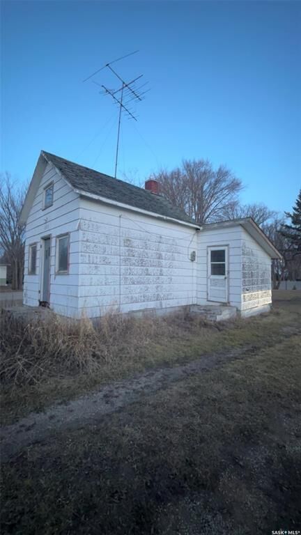 Property Photo:  335 Highway Avenue E  SK S0A 3B0 