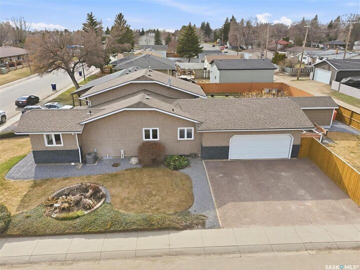 Photo de la propriété:  3402 Calder Crescent  SK S7J 4W6 