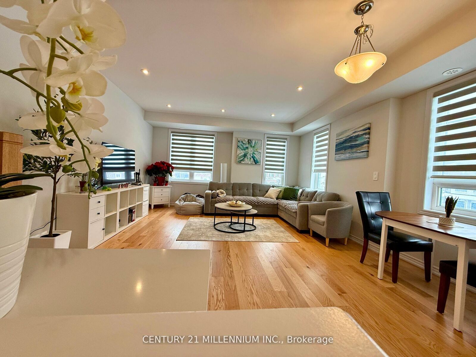 Property Photo:  1285 National Valley Drive  ON L5V 0E9 