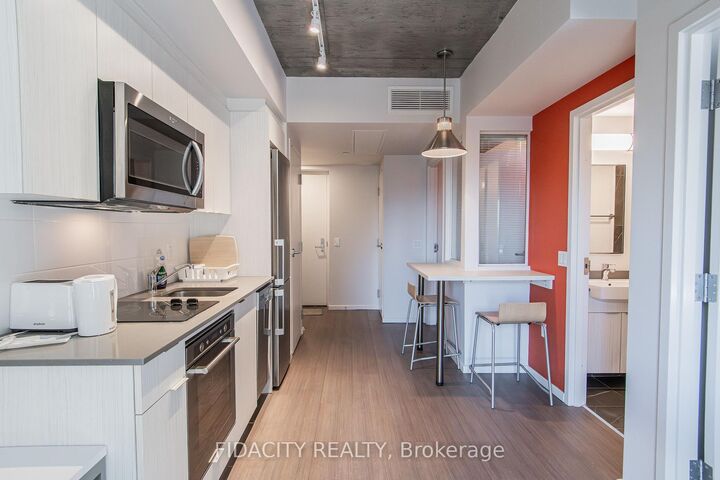 Property Photo: 105 Champagne Avenue S 2912 ON K1S 5E5