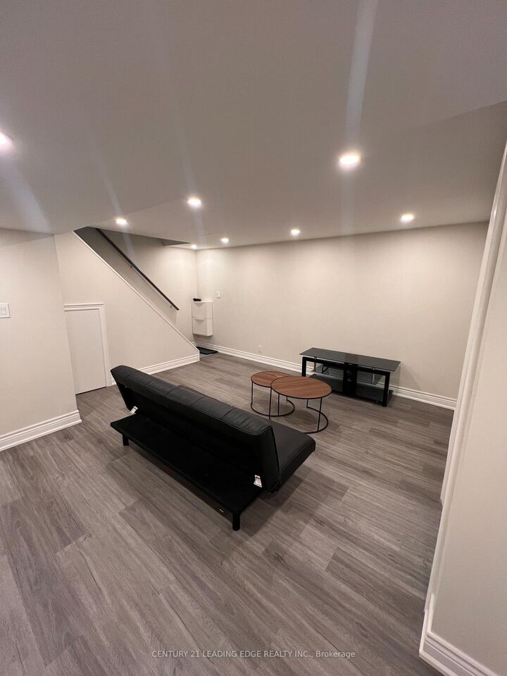 Property Photo:  39 Waddington Crescent  ON M2J 2Z9 