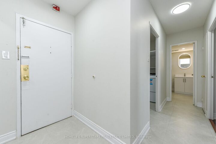 Property Photo: 3533 Derry Road E 511 ON L4T 1B1