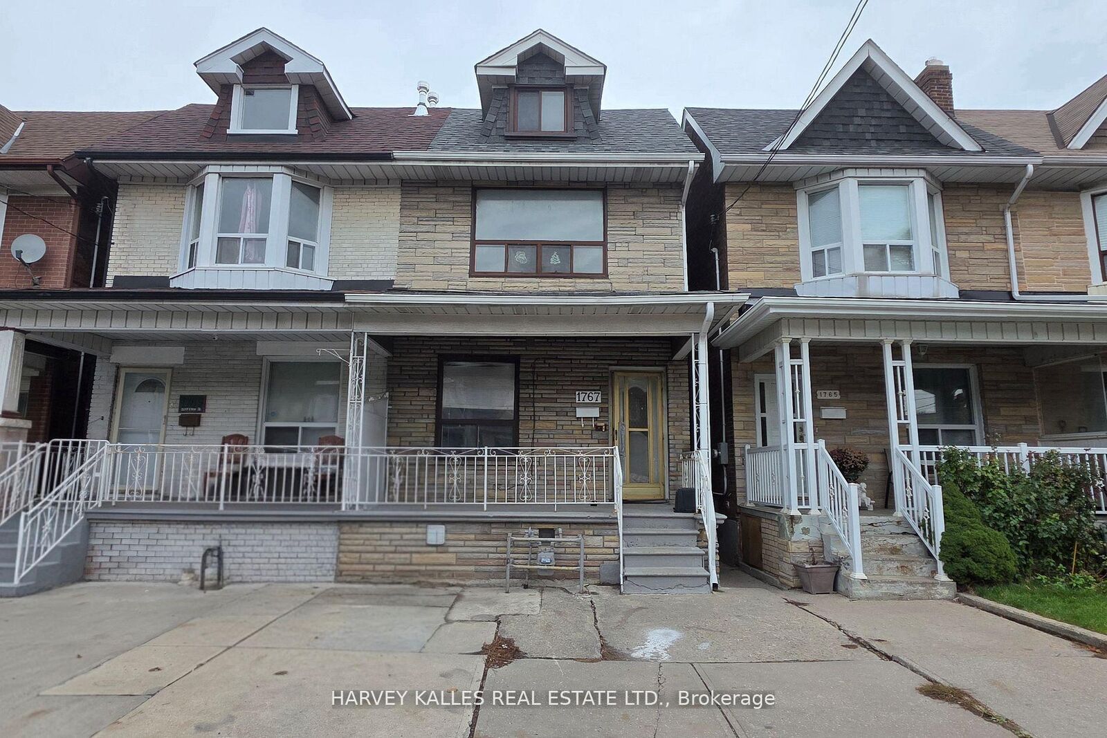 Property Photo: 1767 Dufferin Street ON M6E 3N9