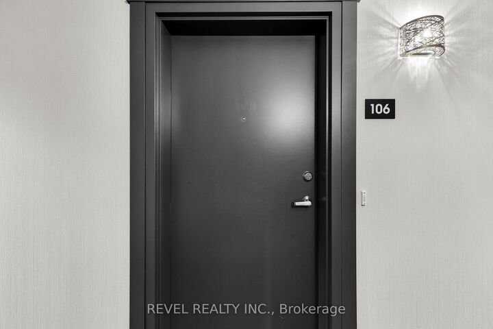 Property Photo: 39 Ferndale Drive S 106 ON L4N 5T5