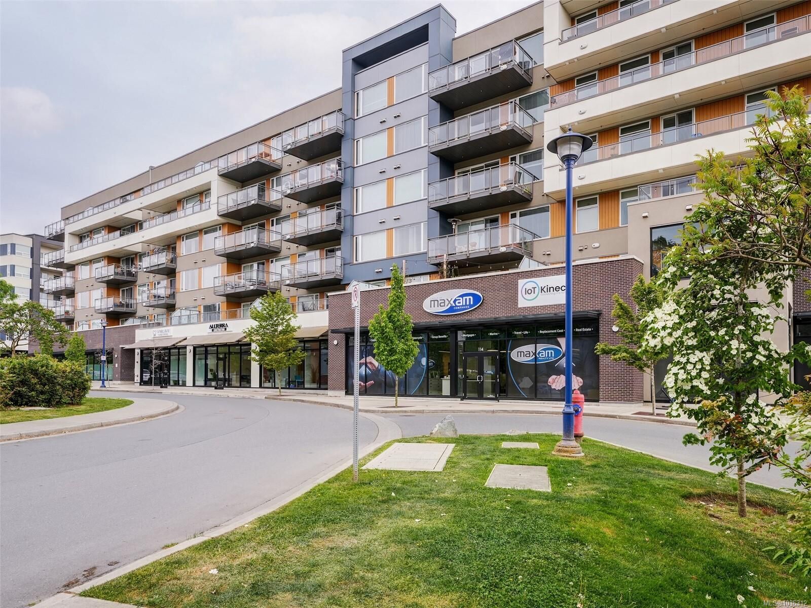 Property Photo:  967 Whirlaway Cres 605  BC V9B 0Y1 