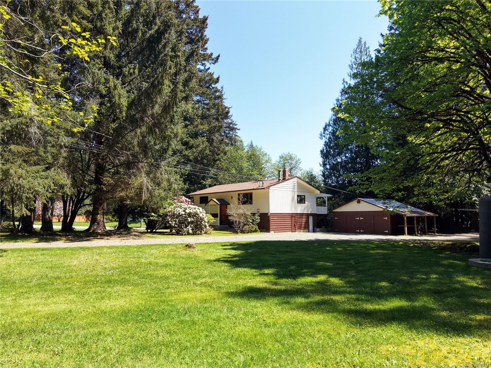Property Photo:  3384 Otter Point Rd  BC V9Z 0J9 