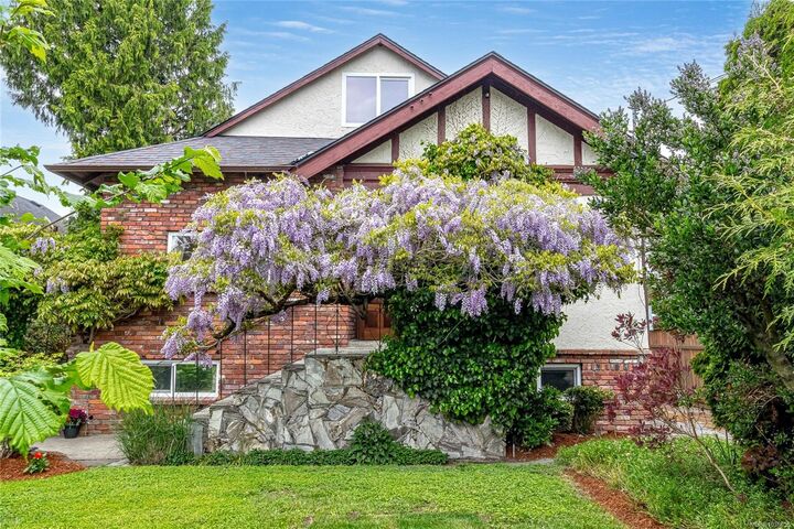 Property Photo:  1730 Haultain St  BC V8R 2L2 