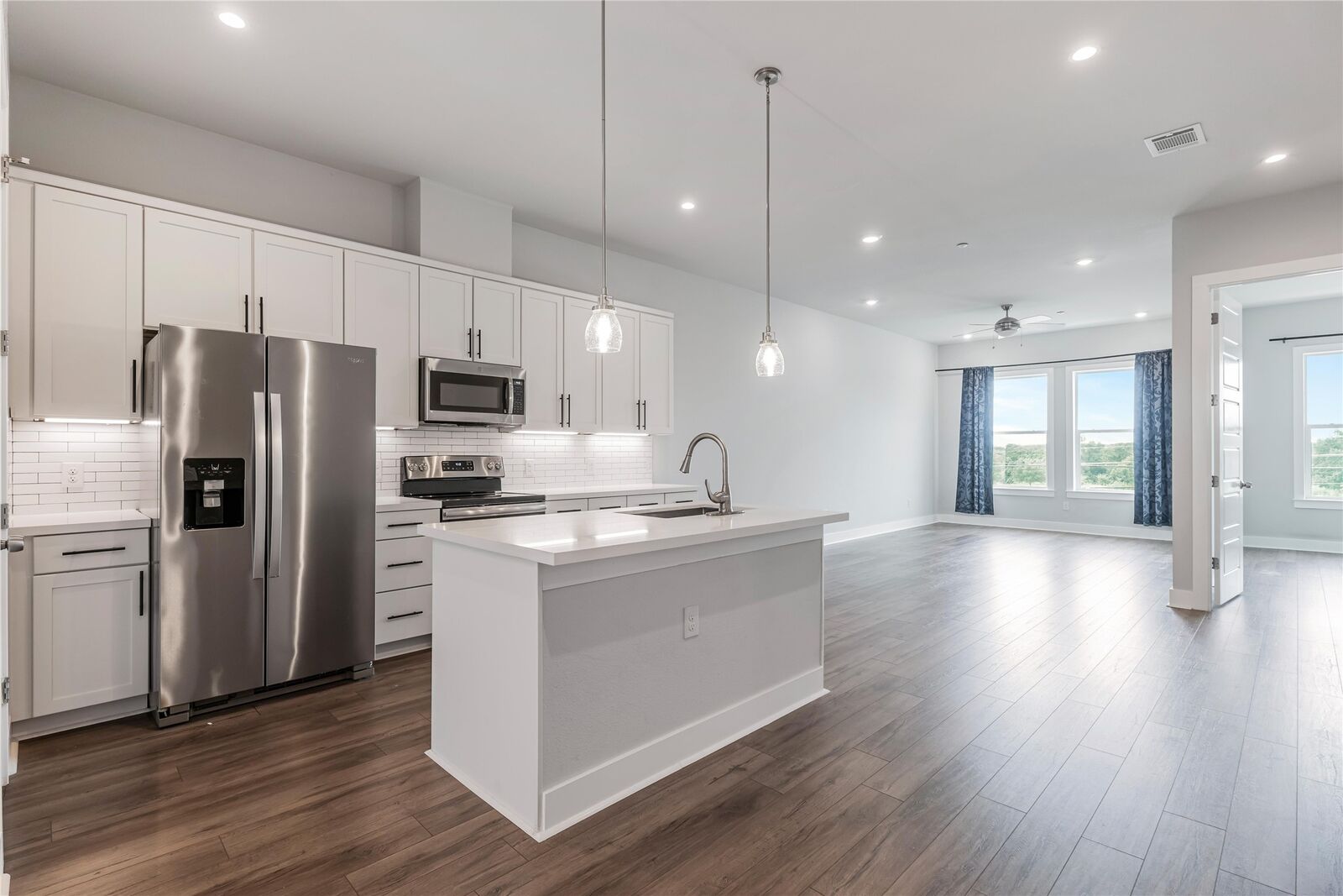 Property Photo:  4507 E Martin Luther King Jr Boulevard 122  TX 78721 