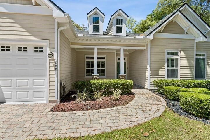 Property Photo:  1600 Highland Dunes Way  FL 32034 