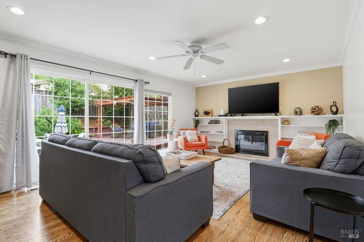Property Photo: 288 San Carlos Way CA 94945
