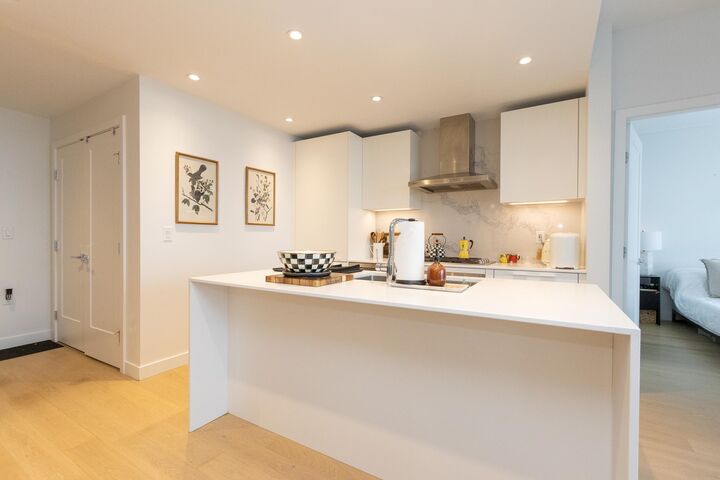 Property Photo:  6699 Dunblane Avenue 3502  BC V5H 0J8 