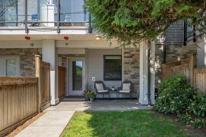 Property Photo:  2139 Prairie Avenue 11  BC V3B 0M7 