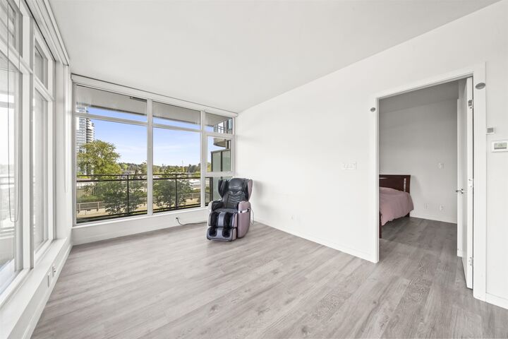 Property Photo:  5333 Goring Street 501  BC V5B 3A2 