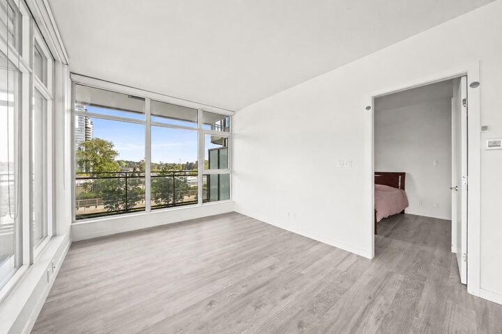 Photo de la propriété:  5333 Goring Street 501  BC V5B 3A2 