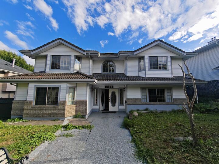 16328 96 Avenue — photo 1