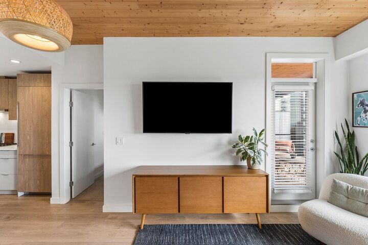 Property Photo:  108 E 8th Street 603  BC V7L 0H1 