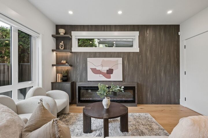Property Photo:  4549 W 11th Avenue 2  BC V6R 2M5 