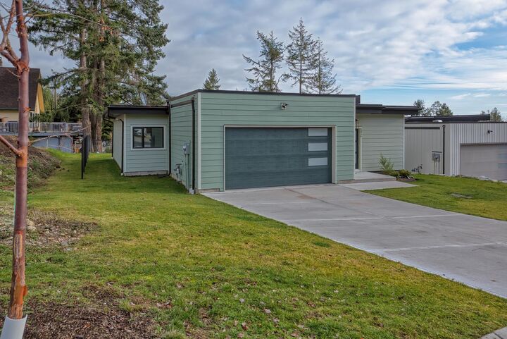 Property Photo:  5416 Stellar Way  BC V7Z 0M1 