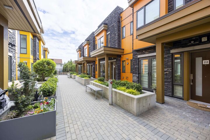 Property Photo:  7565 Oak Street 23  BC V6P 4A4 