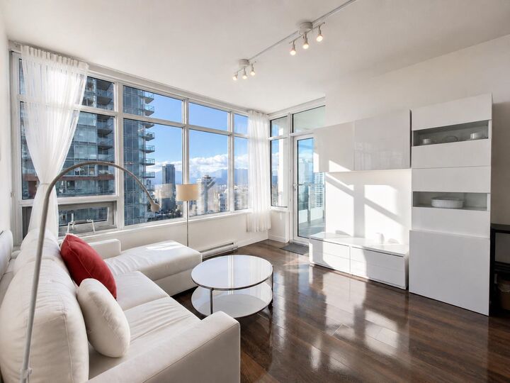 Property Photo: 6461 Telford Avenue 3208 BC V5H 0B7