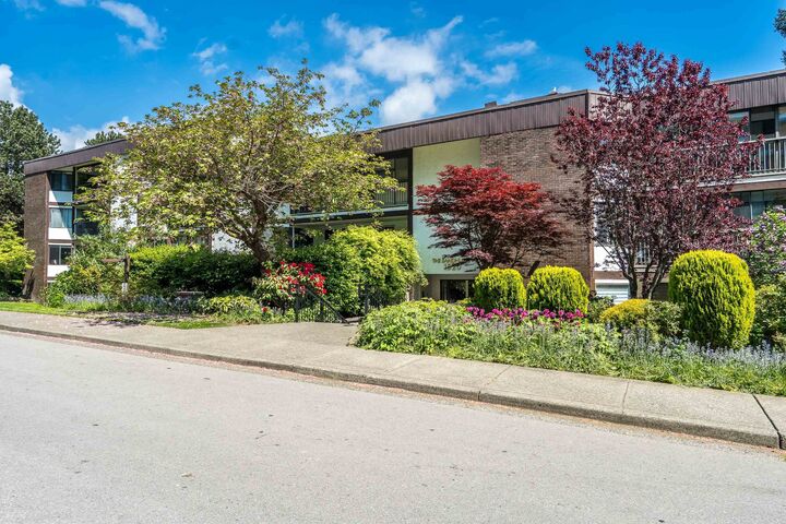 Property Photo:  1520 Vidal Street 105  BC V4B 3T7 