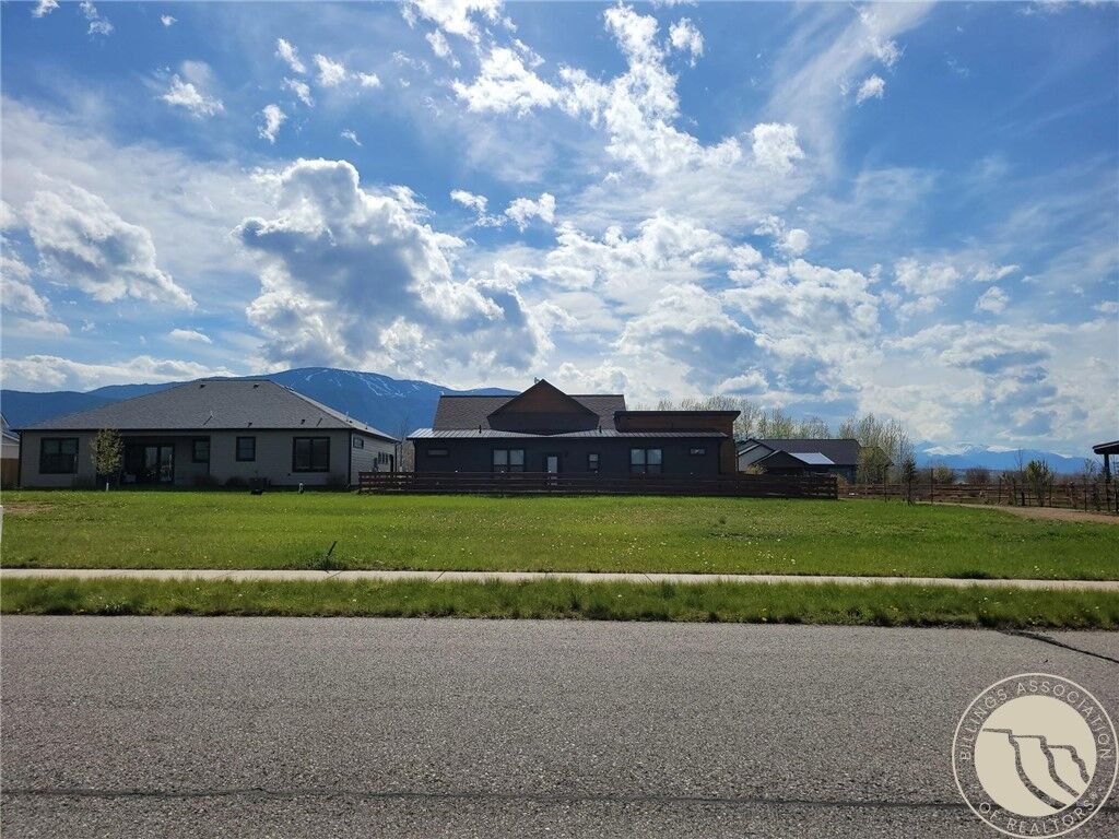 Property Photo: 3015 Bluebell Ave MT 59068