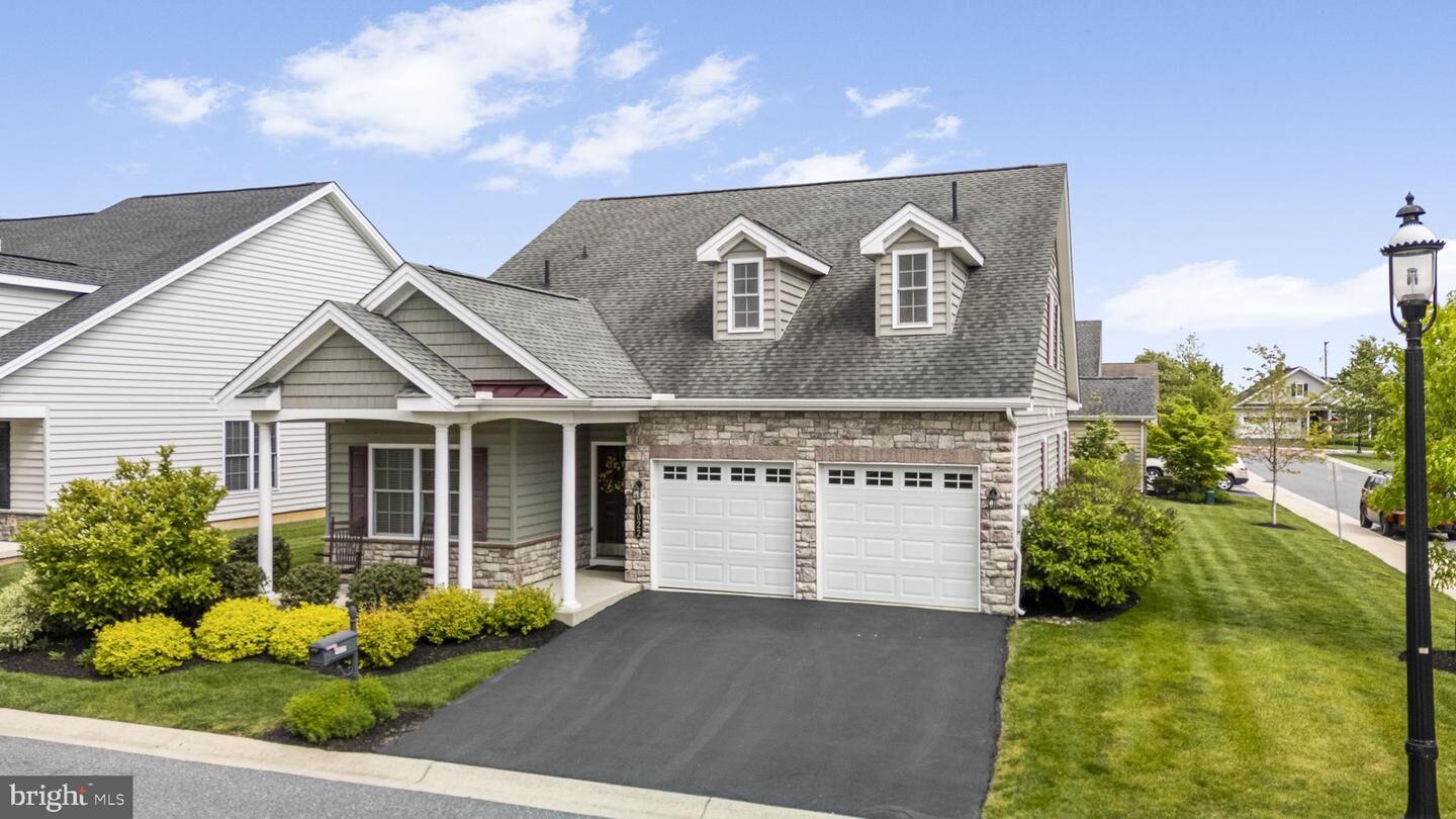 Property Photo: 1022 Glory Way PA 17543