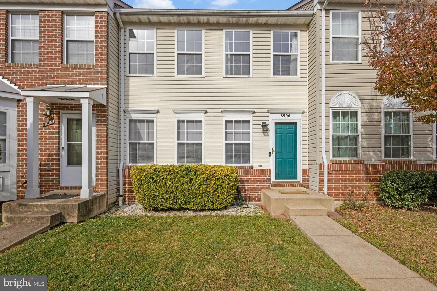 Property Photo: 8906 Royal Astor Way VA 22031