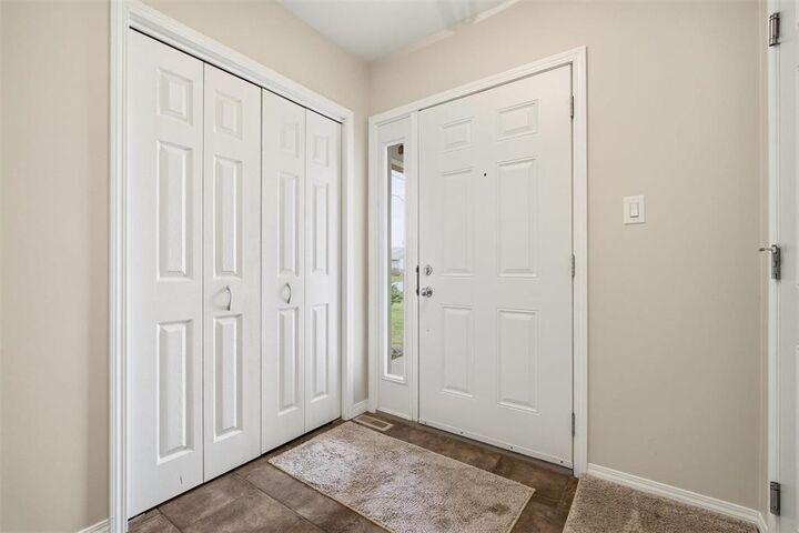 Property Photo:  6 Chancellor Bay  MB R5G 0A7 