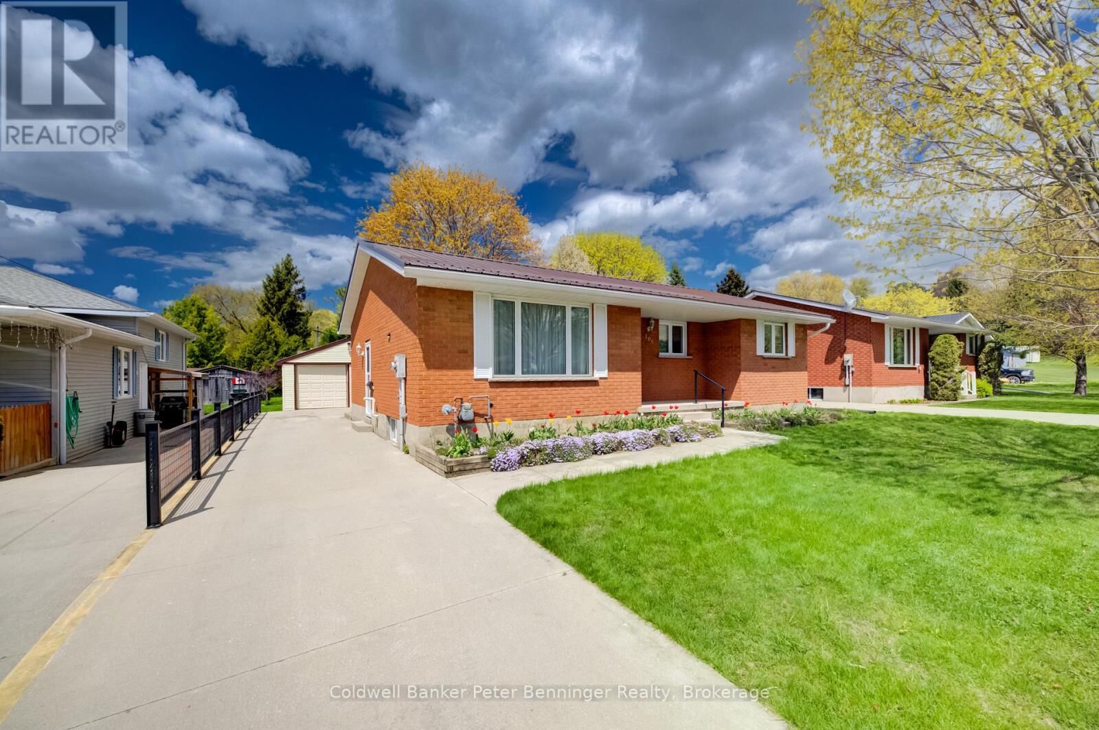Property Photo:  106 Orange Street  ON N0G 2V0 