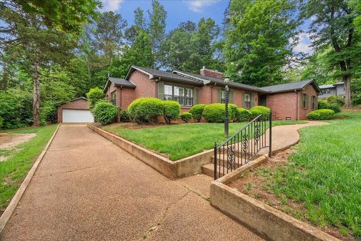 Property Photo:  601 Franklin Street  GA 30720 