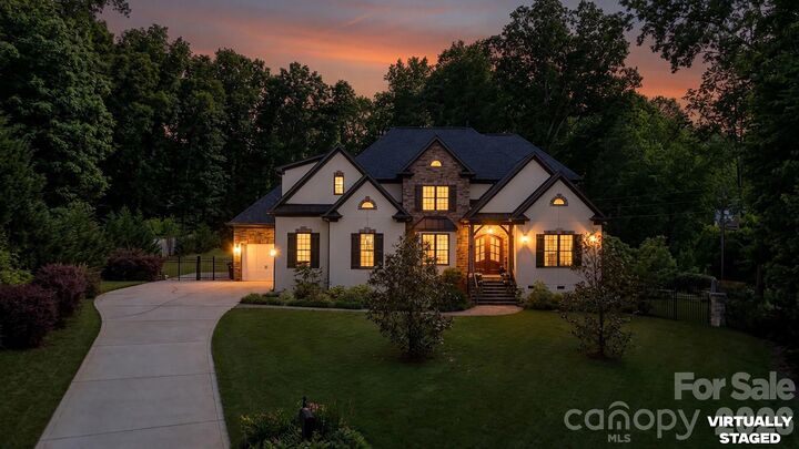 Property Photo:  7304 River Valley Court  NC 28227 