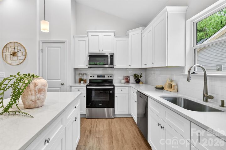 Property Photo:  709 Henry Avenue  NC 28052 